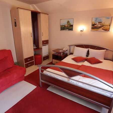 Hotel Zeneva 크라구예바츠 외부 사진