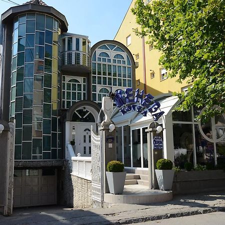 Hotel Zeneva 크라구예바츠 외부 사진