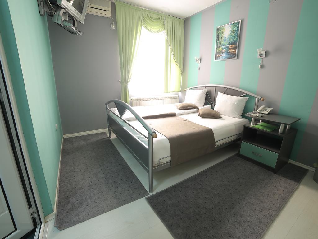 Hotel Zeneva 크라구예바츠 객실 사진