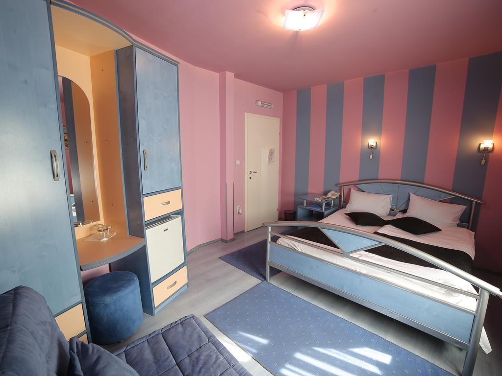 Hotel Zeneva 크라구예바츠 객실 사진