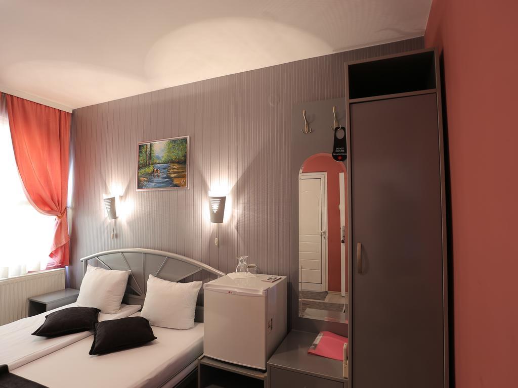 Hotel Zeneva 크라구예바츠 객실 사진