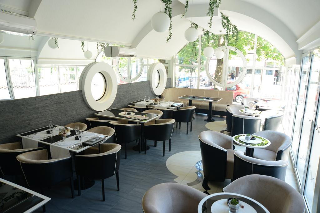 Hotel Zeneva 크라구예바츠 외부 사진