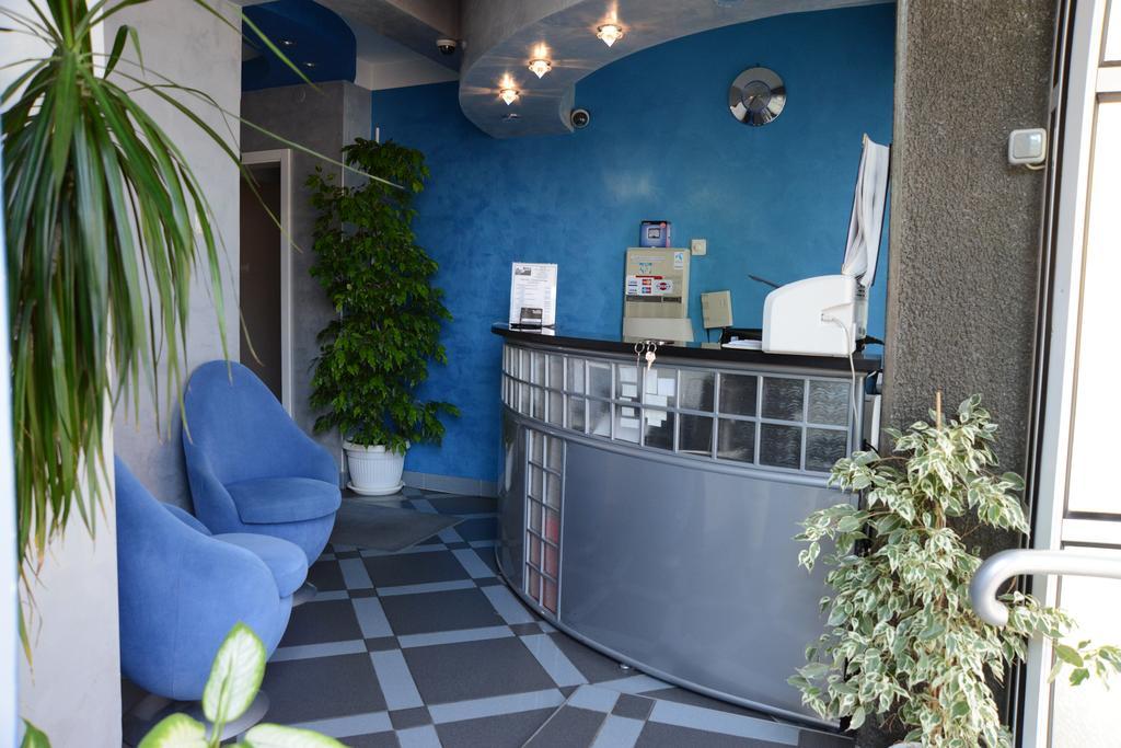 Hotel Zeneva 크라구예바츠 외부 사진